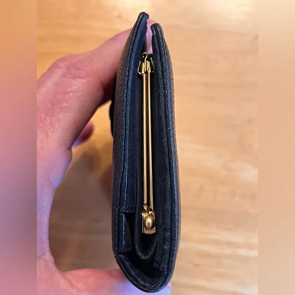 Chanel Caviar Black Leather Wallet  Luxury Caviar Leather Vintage